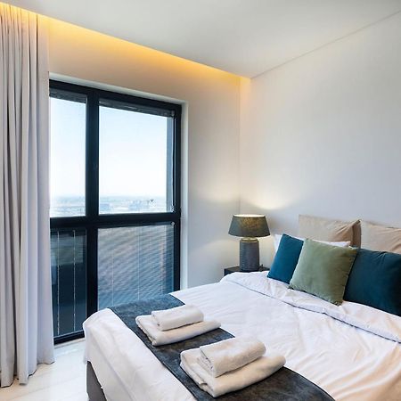 Yalarent Sea-Breeze Penthouse With Jacuzzi Apartman Bat Jám Kültér fotó