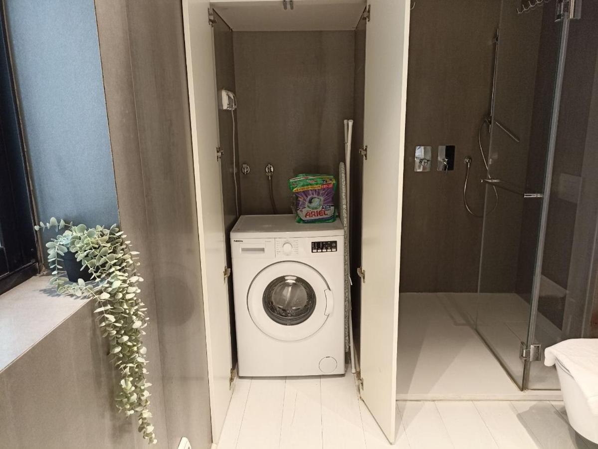 Yalarent Sea-Breeze Penthouse With Jacuzzi Apartman Bat Jám Kültér fotó