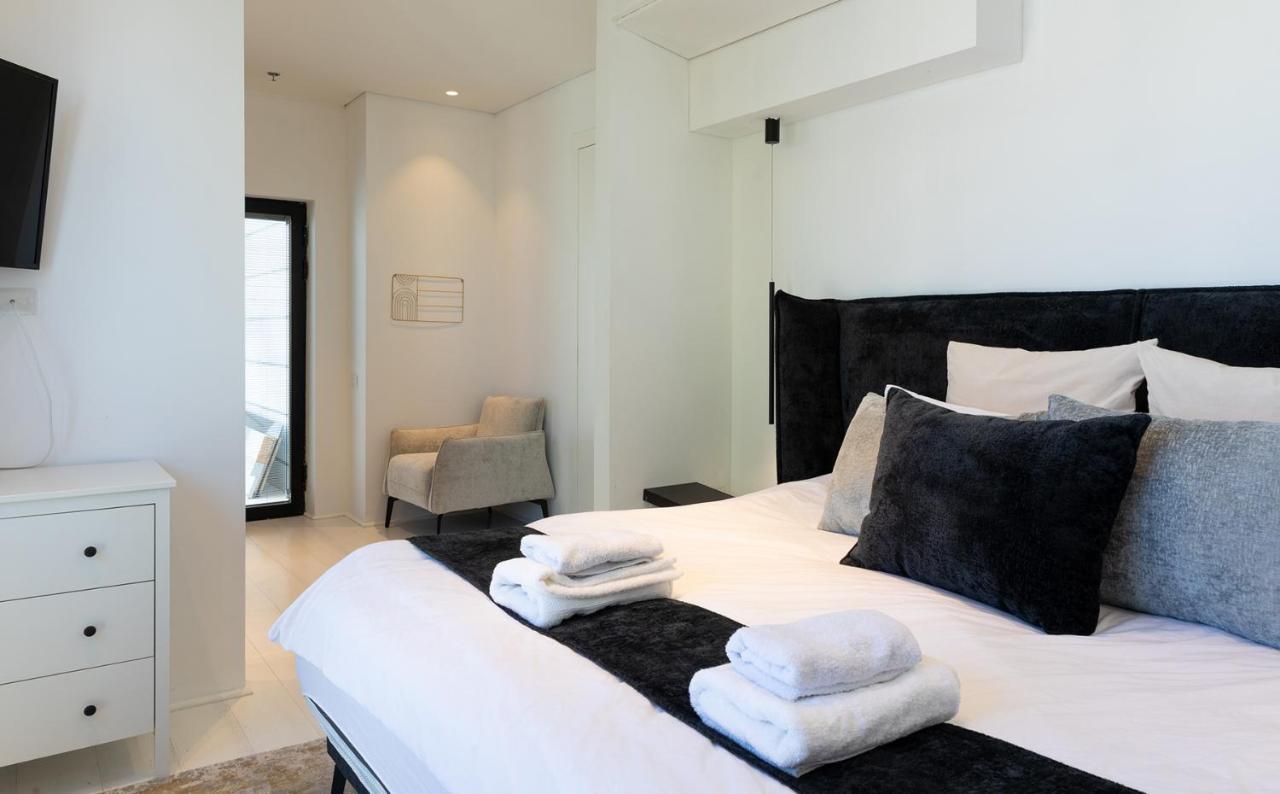 Yalarent Sea-Breeze Penthouse With Jacuzzi Apartman Bat Jám Kültér fotó