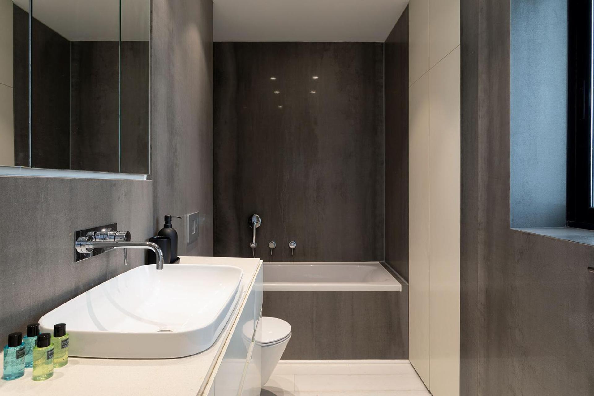 Yalarent Sea-Breeze Penthouse With Jacuzzi Apartman Bat Jám Kültér fotó