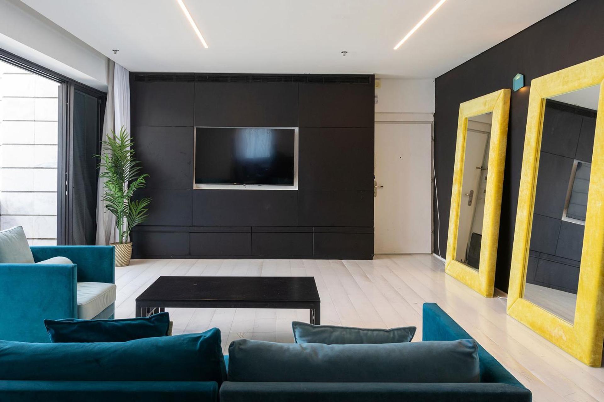 Yalarent Sea-Breeze Penthouse With Jacuzzi Apartman Bat Jám Kültér fotó